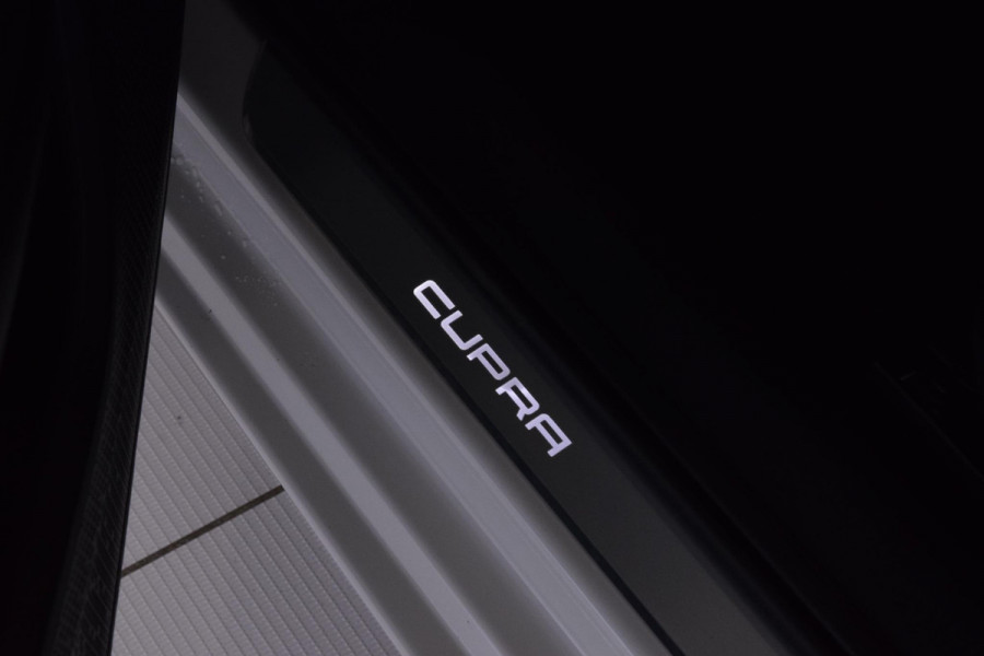 CUPRA Leon Sportstourer 1.4 e-Hybrid VZ Adrenaline|19"|Camera|Trekhaak