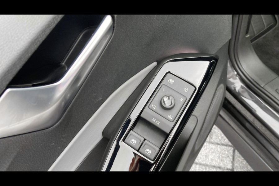 Volkswagen ID.3 First Plus 58 kWh 204pk | Camera | IQ light | Stoelverwarming | Acc