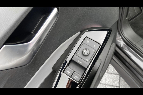 Volkswagen ID.3 First Plus 58 kWh 204pk | Camera | IQ light | Stoelverwarming | Acc