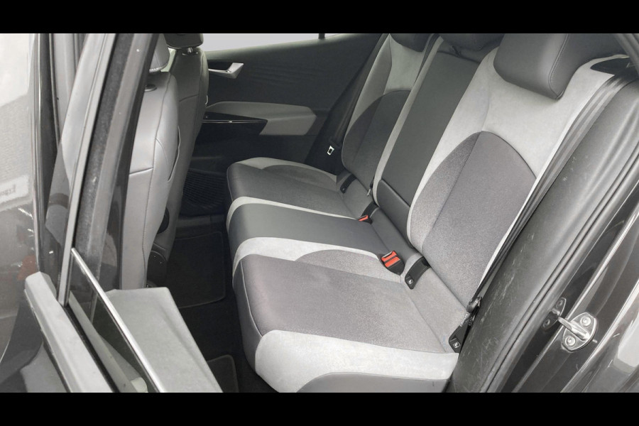 Volkswagen ID.3 First Plus 58 kWh 204pk | Camera | IQ light | Stoelverwarming | Acc
