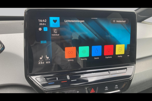 Volkswagen ID.3 First Plus 58 kWh 204pk | Camera | IQ light | Stoelverwarming | Acc