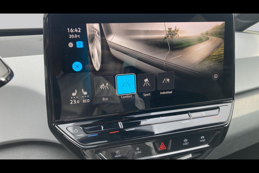Volkswagen ID.3 First Plus 58 kWh 204pk | Camera | IQ light | Stoelverwarming | Acc