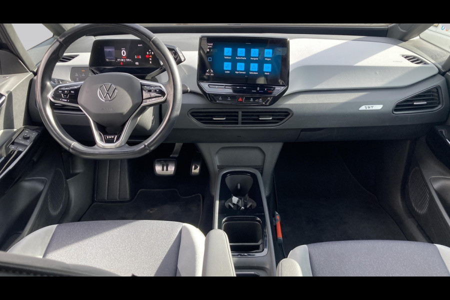Volkswagen ID.3 First Plus 58 kWh 204pk | Camera | IQ light | Stoelverwarming | Acc