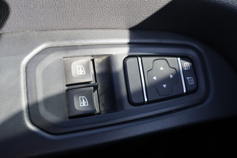 Renault Trafic 2.0 dCi 130pk L1 H1 Work Edition Inrichting