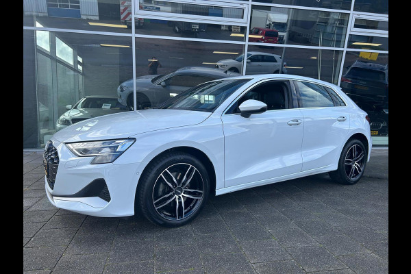 Audi A3 SPORTBACK 30 TFSI Advanced edition Facelift Model