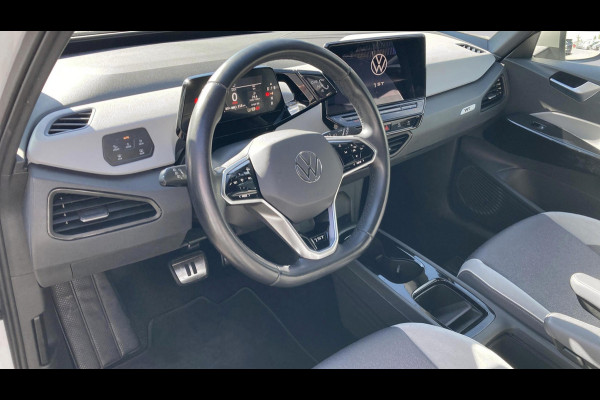 Volkswagen ID.3 First Plus 58 kWh 204pk SOH 91% Camera | Stoelverwarming | Acc | IQ Light
