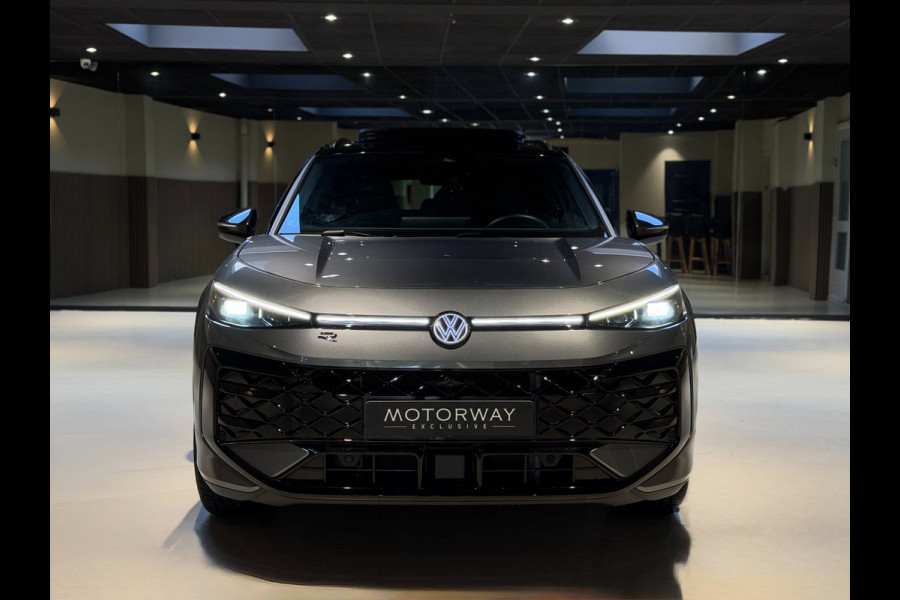 Volkswagen T-Roc 1.5 eTsi R-Line First Edition|Pano|Matrix|Keyless|H&K|HUD|360|