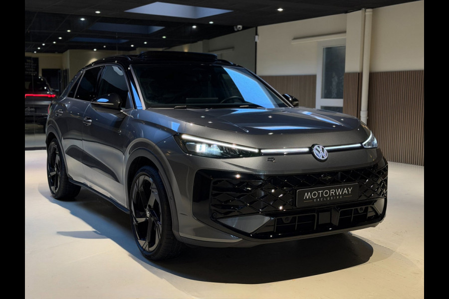 Volkswagen T-Roc 1.5 eTsi R-Line First Edition|Pano|Matrix|Keyless|H&K|HUD|360|