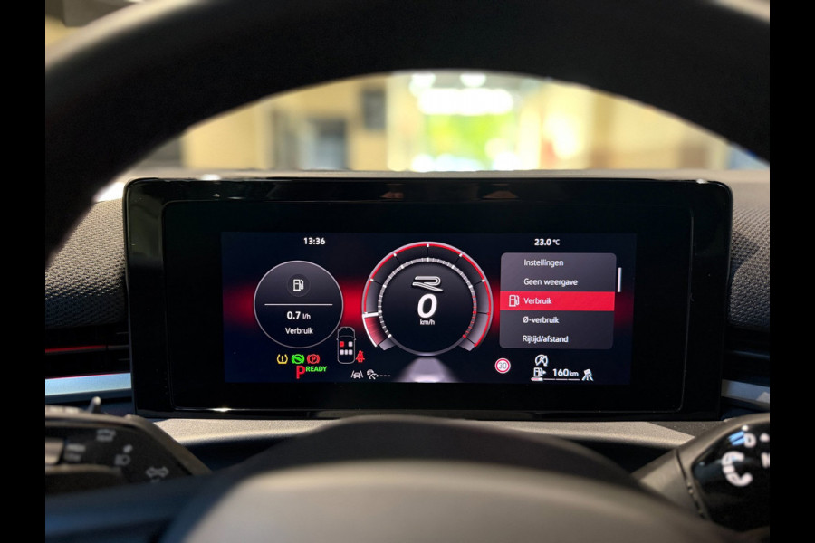 Volkswagen T-Roc 1.5 eTsi R-Line First Edition|Pano|Matrix|Keyless|H&K|HUD|360|