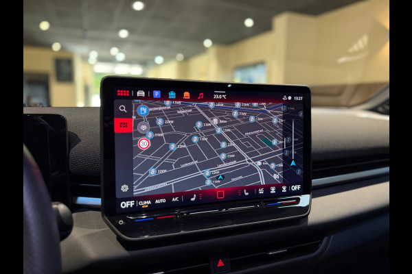 Volkswagen T-Roc 1.5 eTsi R-Line First Edition|Pano|Matrix|Keyless|H&K|HUD|360|
