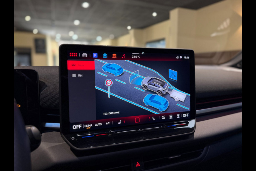 Volkswagen T-Roc 1.5 eTsi R-Line First Edition|Pano|Matrix|Keyless|H&K|HUD|360|