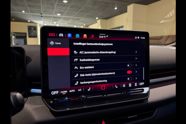 Volkswagen T-Roc 1.5 eTsi R-Line First Edition|Pano|Matrix|Keyless|H&K|HUD|360|