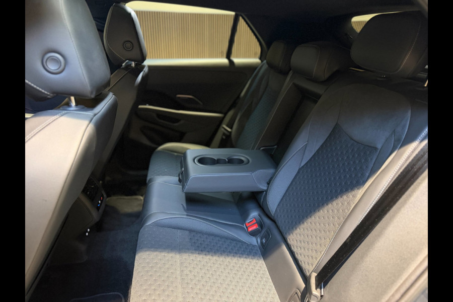 Volkswagen T-Roc 1.5 eTsi R-Line First Edition|Pano|Matrix|Keyless|H&K|HUD|360|