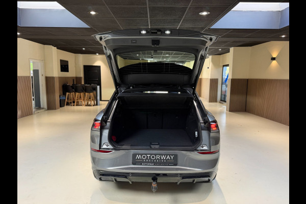 Volkswagen T-Roc 1.5 eTsi R-Line First Edition|Pano|Matrix|Keyless|H&K|HUD|360|