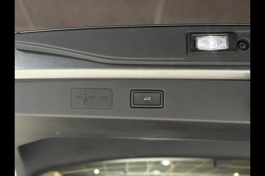 Volkswagen T-Roc 1.5 eTsi R-Line First Edition|Pano|Matrix|Keyless|H&K|HUD|360|