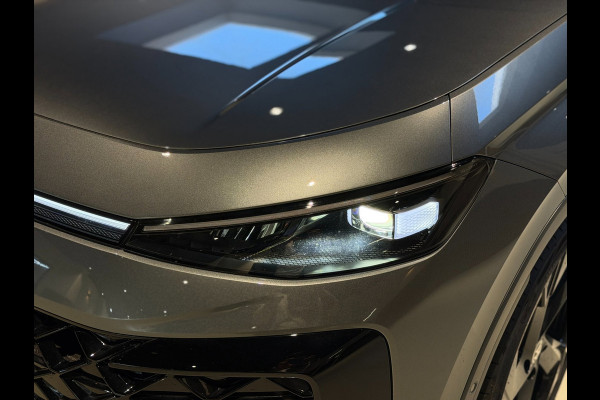 Volkswagen T-Roc 1.5 eTsi R-Line First Edition|Pano|Matrix|Keyless|H&K|HUD|360|