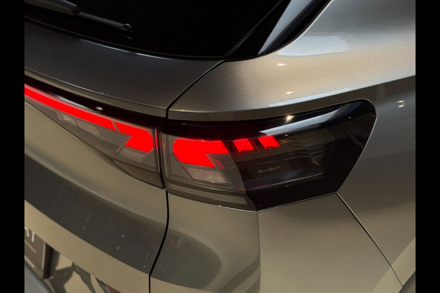 Volkswagen T-Roc 1.5 eTsi R-Line First Edition|Pano|Matrix|Keyless|H&K|HUD|360|