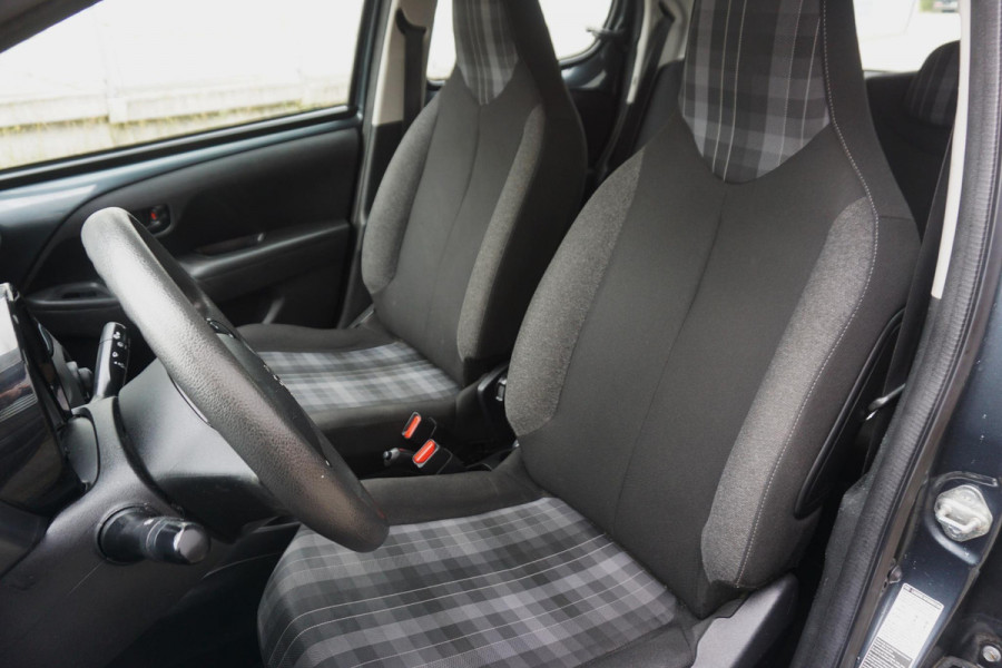 Peugeot 108 1.0 e-VTi Active/CARPLAY/CAMERA/DAB/AIRCO!