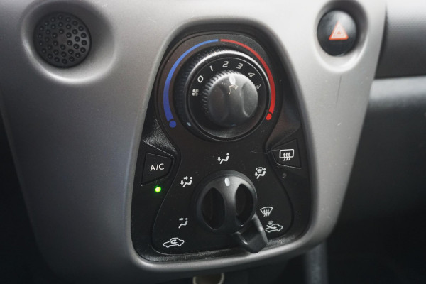 Peugeot 108 1.0 e-VTi Active/CARPLAY/CAMERA/DAB/AIRCO!