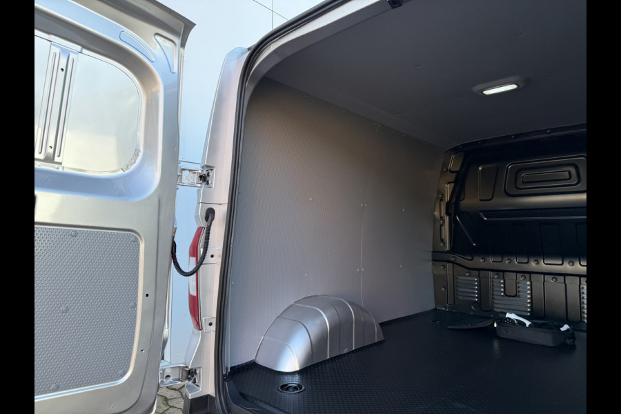 Maxus EDELIVER 3 50kWh 122PK Elektrisch! L1 227km WLTP Cruise control Snelladen Laadkabel Camera Carplay Climtate Control Parkeersensoren achter