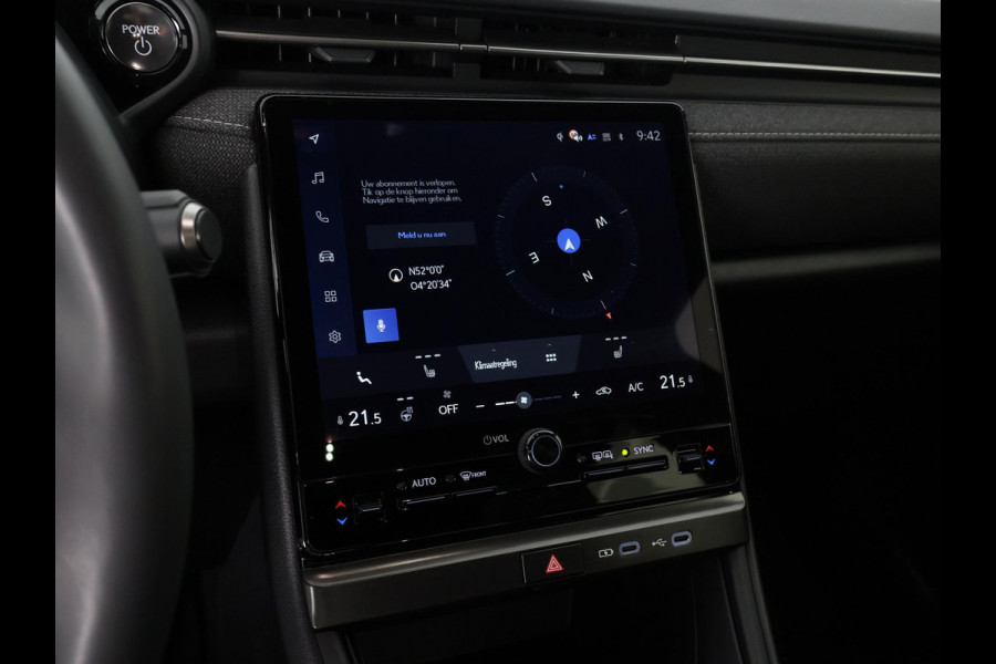 Lexus LBX 1.5 Business Line Bi-Tone 2WD | Dodehoek detectie | Stuur- & Stoelverwarming | Navigatie | Parkeersensoren