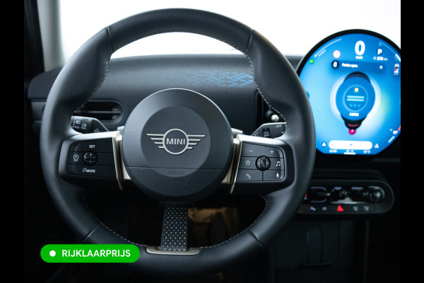 MINI 5-deurs 1.5 Cooper C Black 5 drs. | Stoel- & Stuurverw. | Leer | Cruise | Camera | Navigatie | App. connect | 17"LMV | All season banden, Draadloze tel. lader, Led, DAB