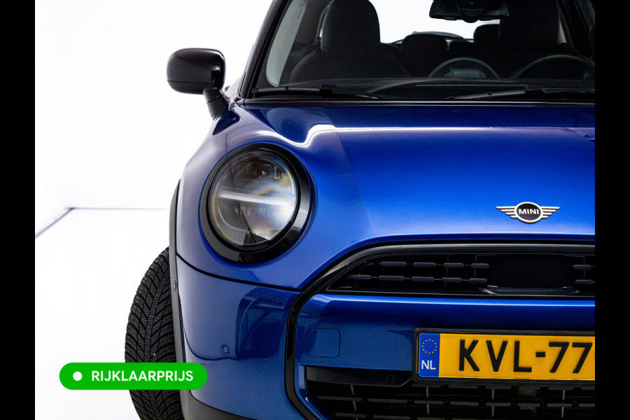 MINI 5-deurs 1.5 Cooper C Black 5 drs. | Stoel- & Stuurverw. | Leer | Cruise | Camera | Navigatie | App. connect | 17"LMV | All season banden, Draadloze tel. lader, Led, DAB