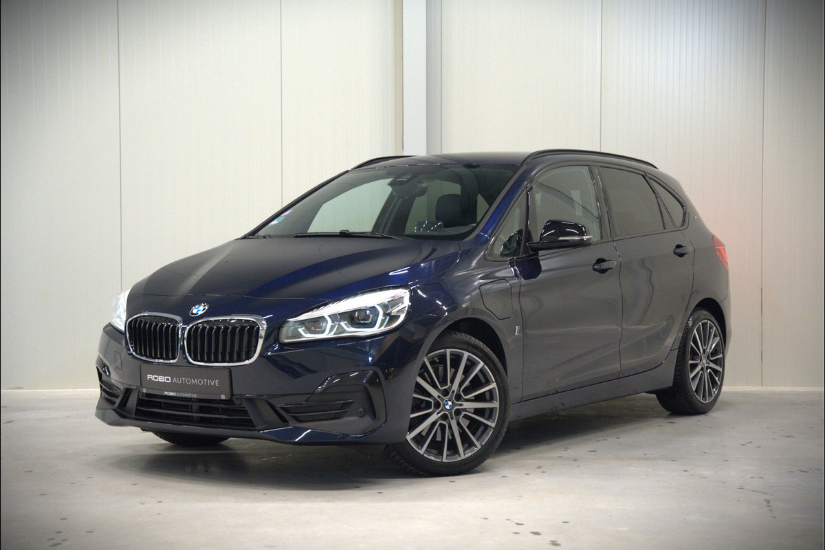 BMW 2 Serie Active Tourer 225xe iPerformance eDrive Edition | Stoelverwarming | Head-Up Display | Cruise Control | Parkeersensoren | Ambiance Verlichting | LED | Navigatie | Keyless | Leer | SOH 87%