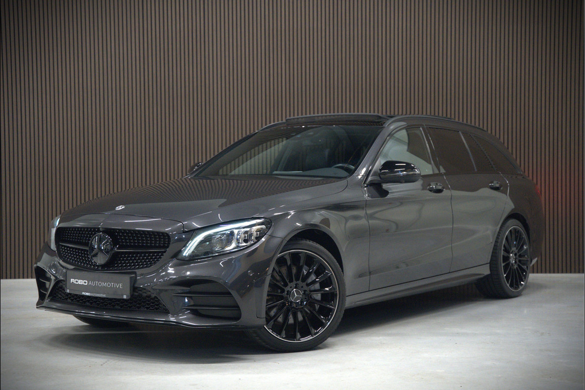 Mercedes-Benz C-Klasse Estate 300 e Business Solution AMG | Panoramadak | Stoelverwarming | 360 Camera | Dodehoekdetectie | Cruise Control | Apple Carplay | Navigatie | Trekhaak | DAB | Ambiance Verlichting | Multibeam | SOH 89,49%