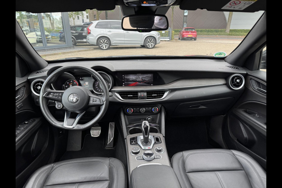 Alfa Romeo Stelvio 2.2 JTD AWD Veloce Automaat | VAN: € 34.900- VOOR: € 32.877,- UW HERFSTVOORDEEL: € 2.023,- | CAMERA| STOEL + STUURVERWARMING + MEMORY| KEY LESS ENTRY | LEDER | ADAPT. CRUISE CONTROL | 12 MND BOVAG GARANTIE