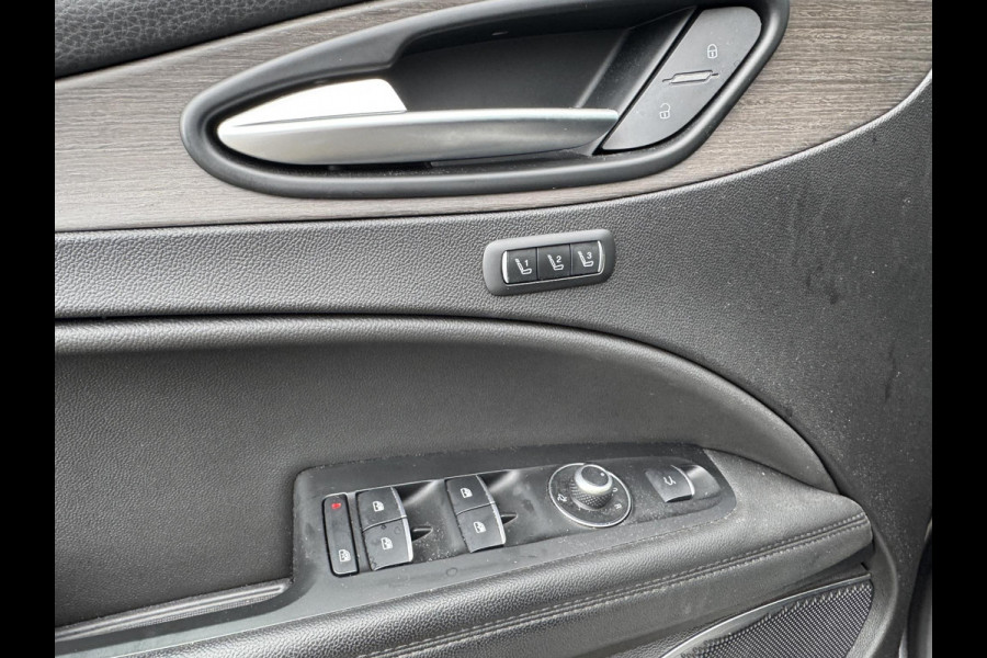 Alfa Romeo Stelvio 2.2 JTD AWD Veloce Automaat | VAN: € 34.900- VOOR: € 32.877,- UW HERFSTVOORDEEL: € 2.023,- | CAMERA| STOEL + STUURVERWARMING + MEMORY| KEY LESS ENTRY | LEDER | ADAPT. CRUISE CONTROL | 12 MND BOVAG GARANTIE