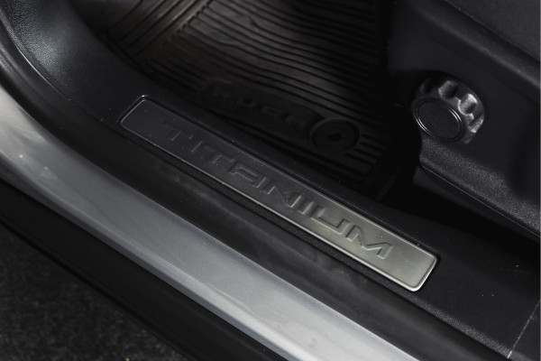 Ford Kuga 2.5 PHEV Titanium | Winterpakket | PDC V+A | Camera V+A | Navi + Carplay | Adapt. Cruise | PDC | Elek. Klep | LM 18" |