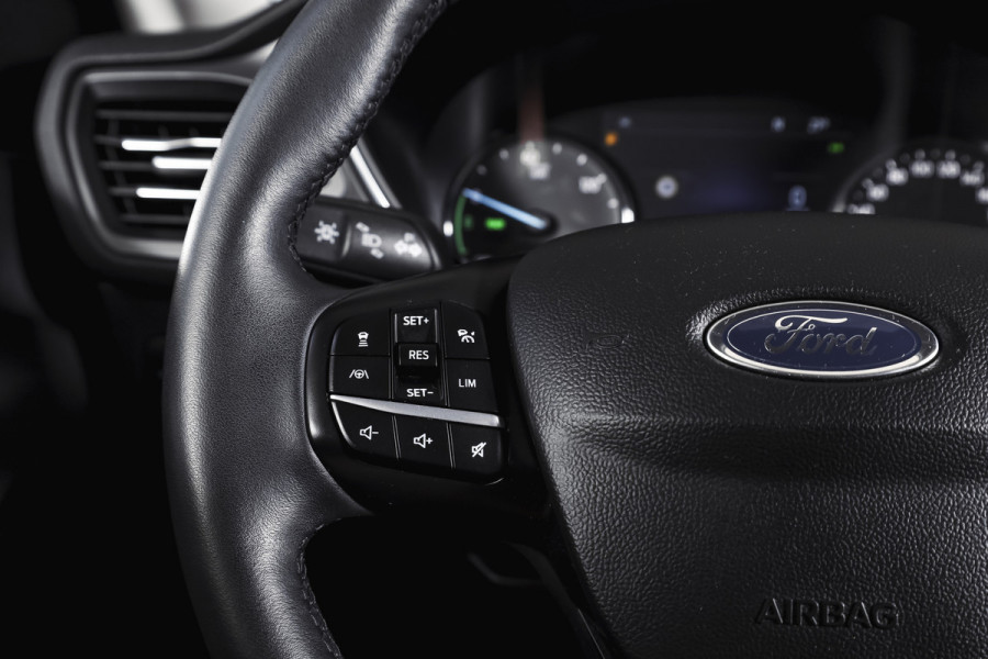 Ford Kuga 2.5 PHEV Titanium | Winterpakket | PDC V+A | Camera V+A | Navi + Carplay | Adapt. Cruise | PDC | Elek. Klep | LM 18" |