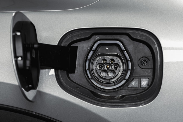 Ford Kuga 2.5 PHEV Titanium | Winterpakket | PDC V+A | Camera V+A | Navi + Carplay | Adapt. Cruise | PDC | Elek. Klep | LM 18" |