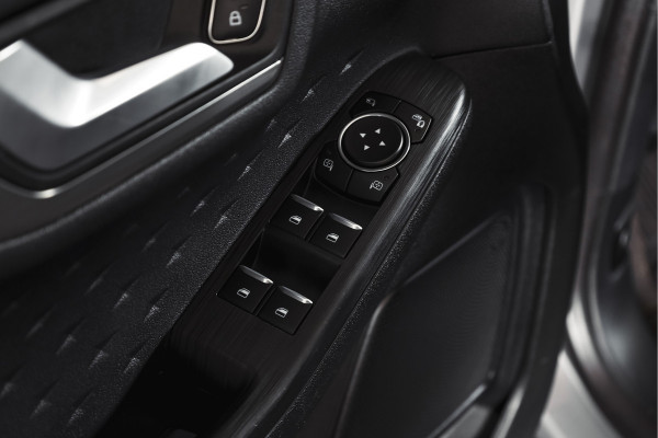 Ford Kuga 2.5 PHEV Titanium | Winterpakket | PDC V+A | Camera V+A | Navi + Carplay | Adapt. Cruise | PDC | Elek. Klep | LM 18" |