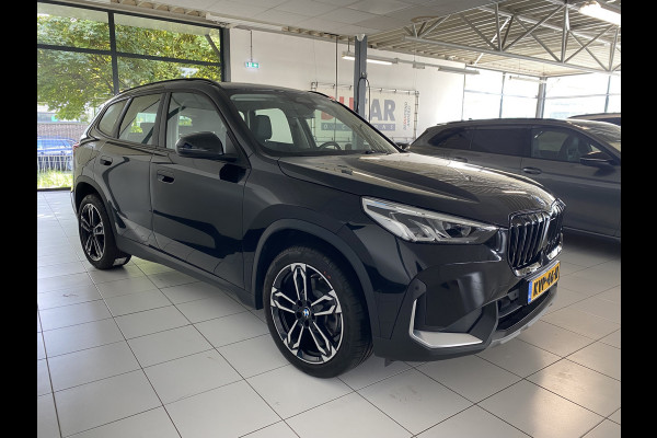 BMW X1 25 E x Drive Leer / Carplay / Elec achterklep / Camera /19 inch velgen