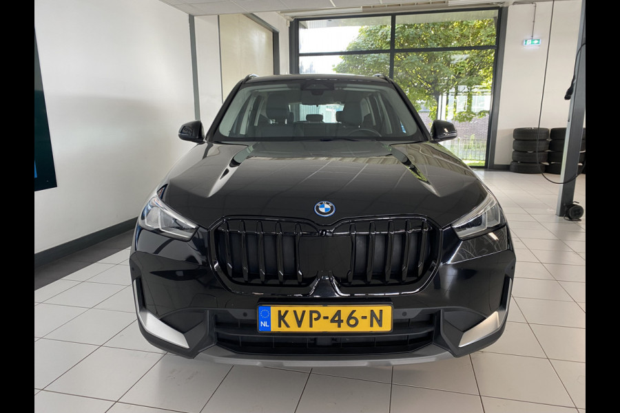 BMW X1 25 E x Drive Leer / Carplay / Elec achterklep / Camera /19 inch velgen