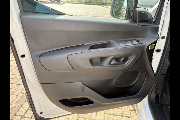 Citroën Berlingo 1.2 PureTech Benzine AUTOMAAT !
