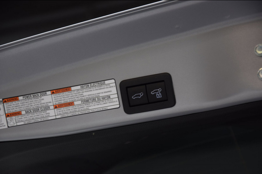 Toyota Yaris Cross 1.5 Hybrid Adventure Bi-Tone Hud Navi|Panoramadak|Garantie|Dealer Onderhouden
