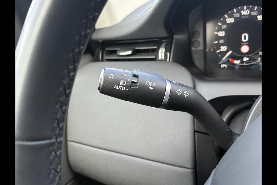 Land Rover Discovery Sport 1.5 P300e PHEV S | Panoramadak | Memoryseat | Stoelverwarming | Camera | Adaptive cruise control | Dodehoekdetectie