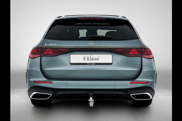 Mercedes-Benz E-Klasse Estate 300 e Business Solution AMG | Winterpakket | Nightpakket | Comfortpakket Plus | Trekhaak | Panoramaschuifdak | 360° camera | 20-inch multispaak AMG velgen |
