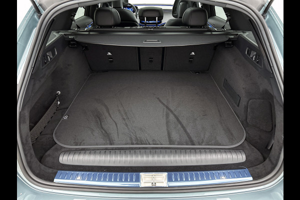 Mercedes-Benz E-Klasse Estate 300 e Business Solution AMG | Winterpakket | Nightpakket | Comfortpakket Plus | Trekhaak | Panoramaschuifdak | 360° camera | 20-inch multispaak AMG velgen |