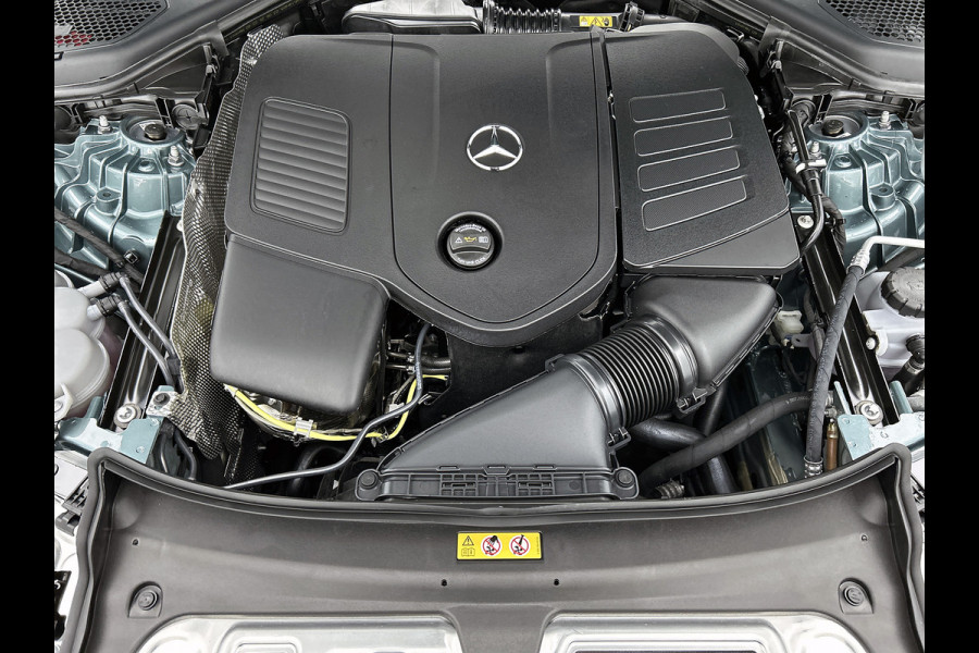 Mercedes-Benz E-Klasse Estate 300 e Business Solution AMG | Winterpakket | Nightpakket | Comfortpakket Plus | Trekhaak | Panoramaschuifdak | 360° camera | 20-inch multispaak AMG velgen |
