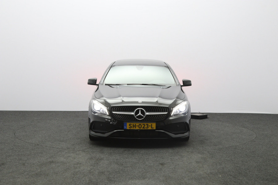 Mercedes-Benz CLA-Klasse 180 Automaat 123 PK AMG-Line Business Solution, Panoramadak, Stoelverwarming, Camera