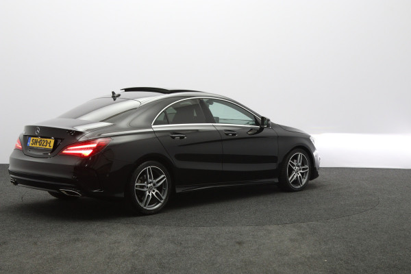 Mercedes-Benz CLA-Klasse 180 Automaat 123 PK AMG-Line Business Solution, Panoramadak, Stoelverwarming, Camera