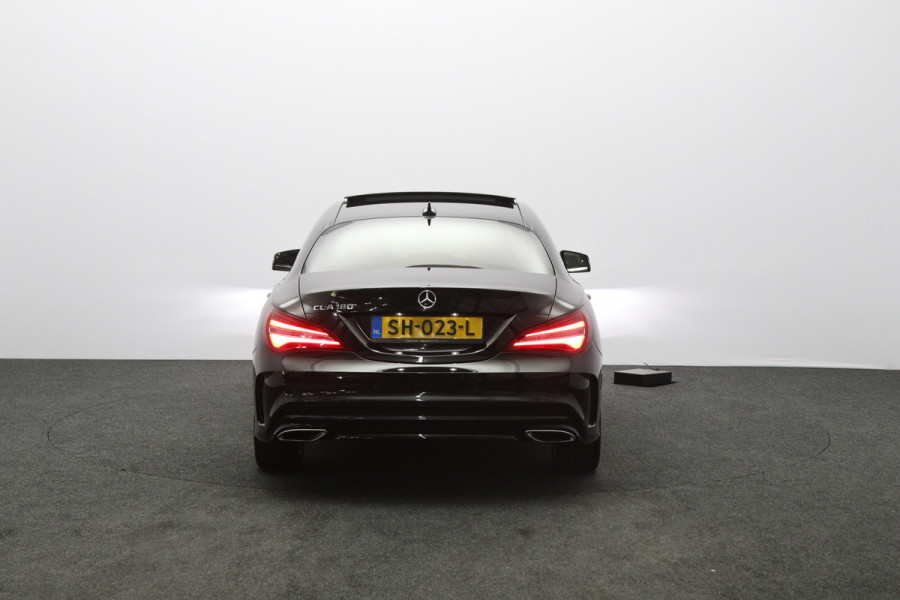Mercedes-Benz CLA-Klasse 180 Automaat 123 PK AMG-Line Business Solution, Panoramadak, Stoelverwarming, Camera