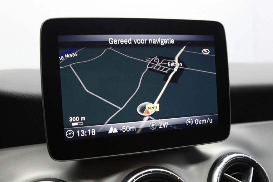 Mercedes-Benz CLA-Klasse 180 Automaat 123 PK AMG-Line Business Solution, Panoramadak, Stoelverwarming, Camera