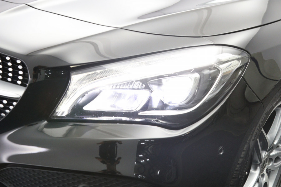 Mercedes-Benz CLA-Klasse 180 Automaat 123 PK AMG-Line Business Solution, Panoramadak, Stoelverwarming, Camera