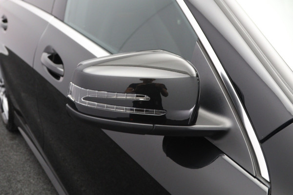 Mercedes-Benz CLA-Klasse 180 Automaat 123 PK AMG-Line Business Solution, Panoramadak, Stoelverwarming, Camera