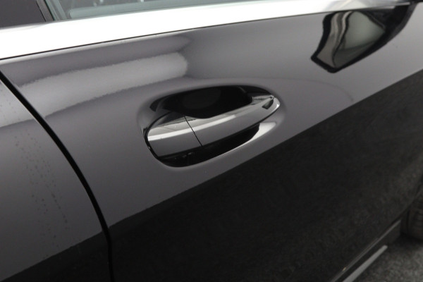 Mercedes-Benz CLA-Klasse 180 Automaat 123 PK AMG-Line Business Solution, Panoramadak, Stoelverwarming, Camera